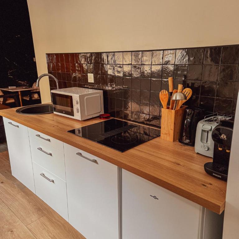 Jacuzzi privé, Sauna & Design Chic - Appartamento con 1 Camera da Letto - 5