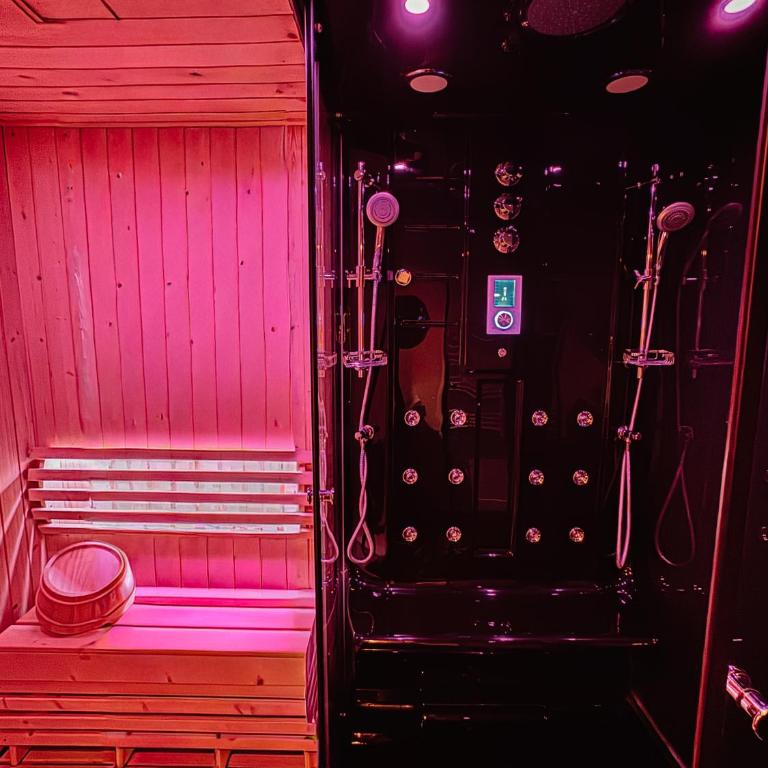 Jacuzzi privé, Sauna & Design Chic - Appartamento con 1 Camera da Letto - 12
