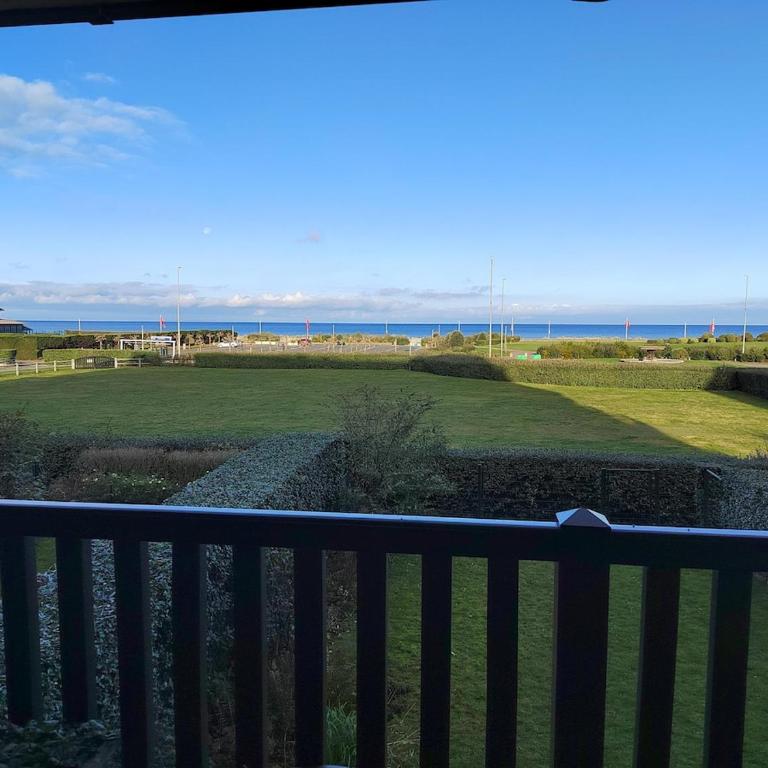 Charming beachfront apartment in Deauville - Two-Bedroom Apartment - 8
