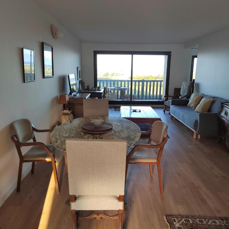 Charming beachfront apartment in Deauville - Two-Bedroom Apartment - 21