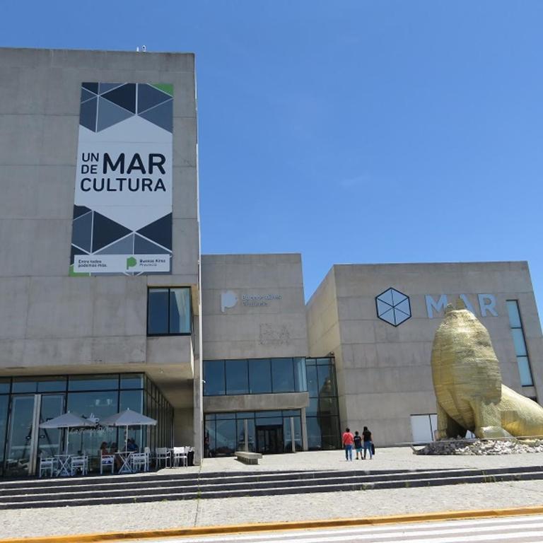 casa mar del plata 6 a 8 personas, cerca de la playa - Casa de 3 dormitorios - 4