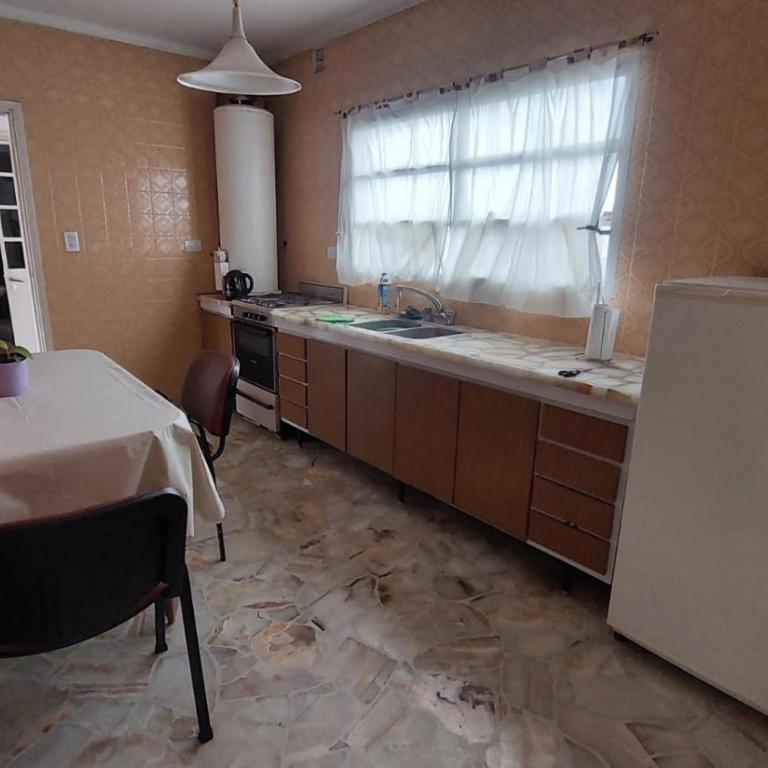 casa mar del plata 6 a 8 personas, cerca de la playa - Casa de 3 dormitorios - 5
