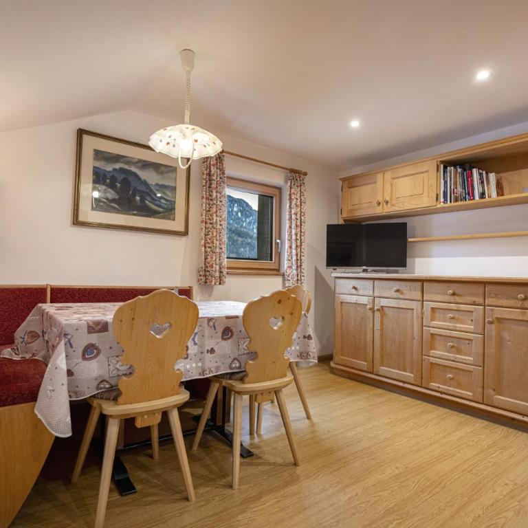 Apartments Trebe - Appartamento Familiare con 2 Camere da Letto e Vista - 3