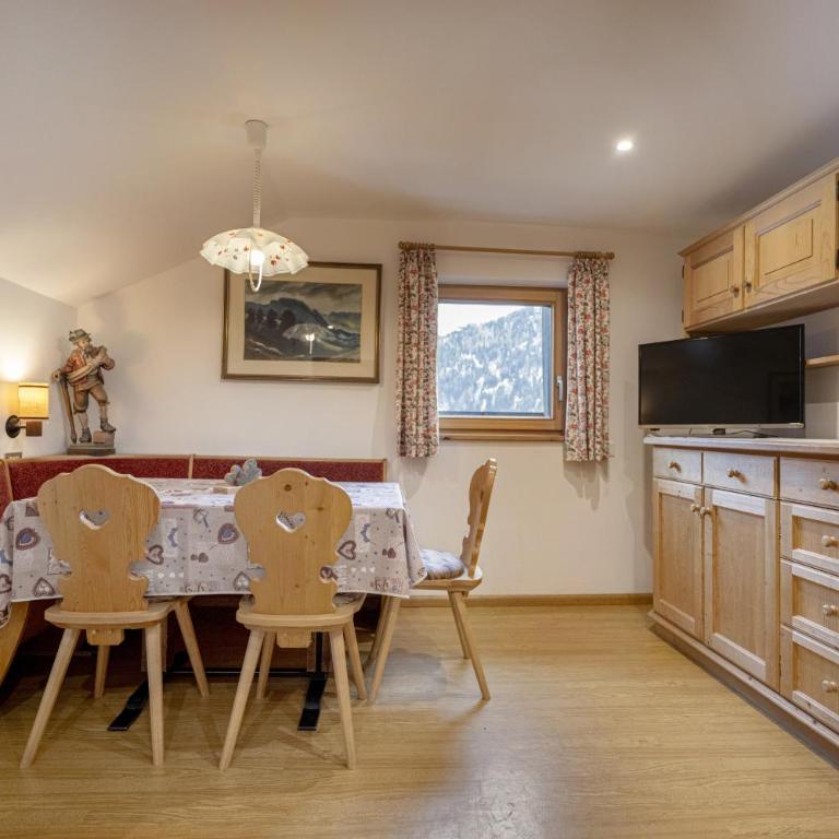 Apartments Trebe - Appartamento Familiare con 2 Camere da Letto e Vista - 9