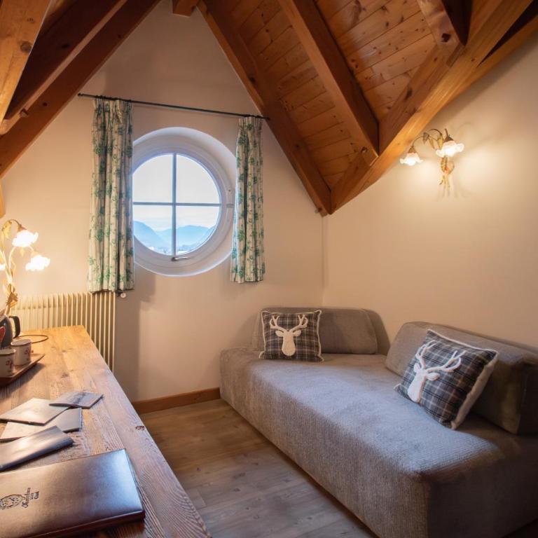 Kaiserkrone Chalet & Spa - Deluxe Suite mit Kingsize-Bett - 2