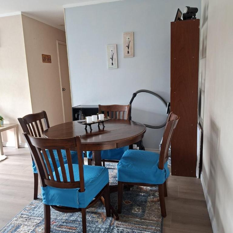 Acogedor departamento con excelente ubicación - Three-Bedroom Apartment - 10
