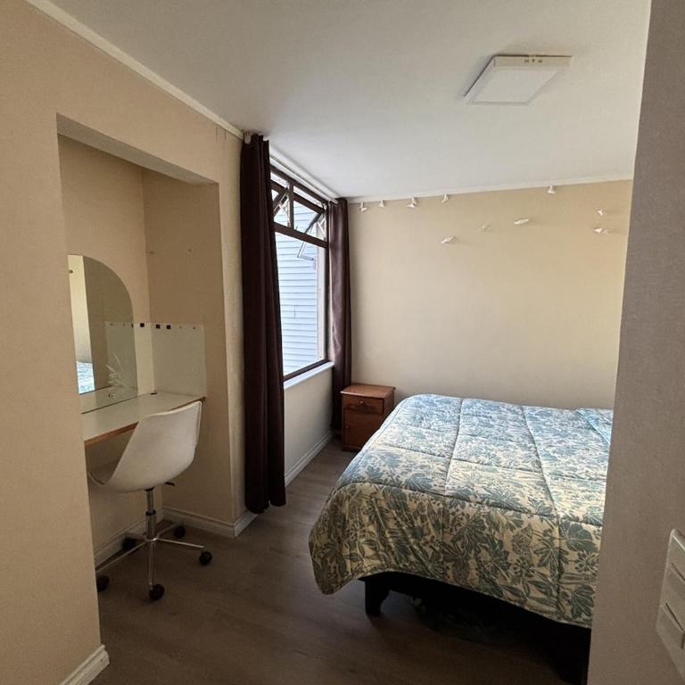 Acogedor departamento con excelente ubicación - Three-Bedroom Apartment - 11