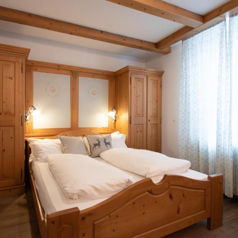 Kaiserkrone Chalet & Spa - Deluxe Zimmer (2 Erwachsene & 1 Kind) - 1
