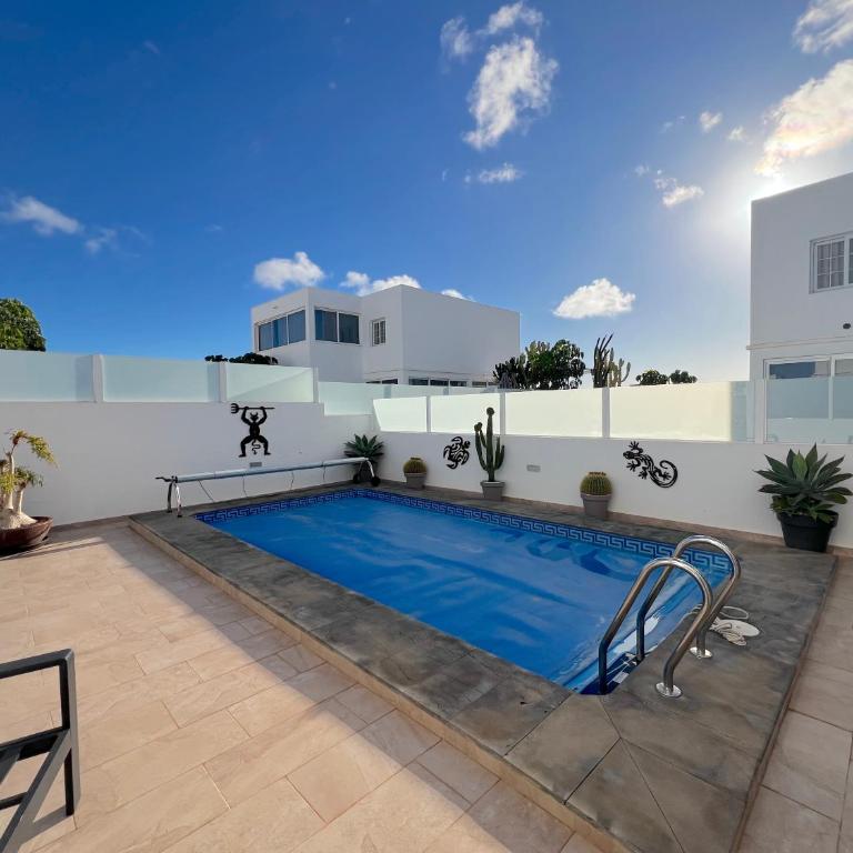 Exceptional villa with private pool - Two-Bedroom House - 1