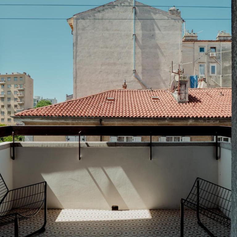 La Finestra sulla Piazza - Appartamento con 2 Camere da Letto - 26