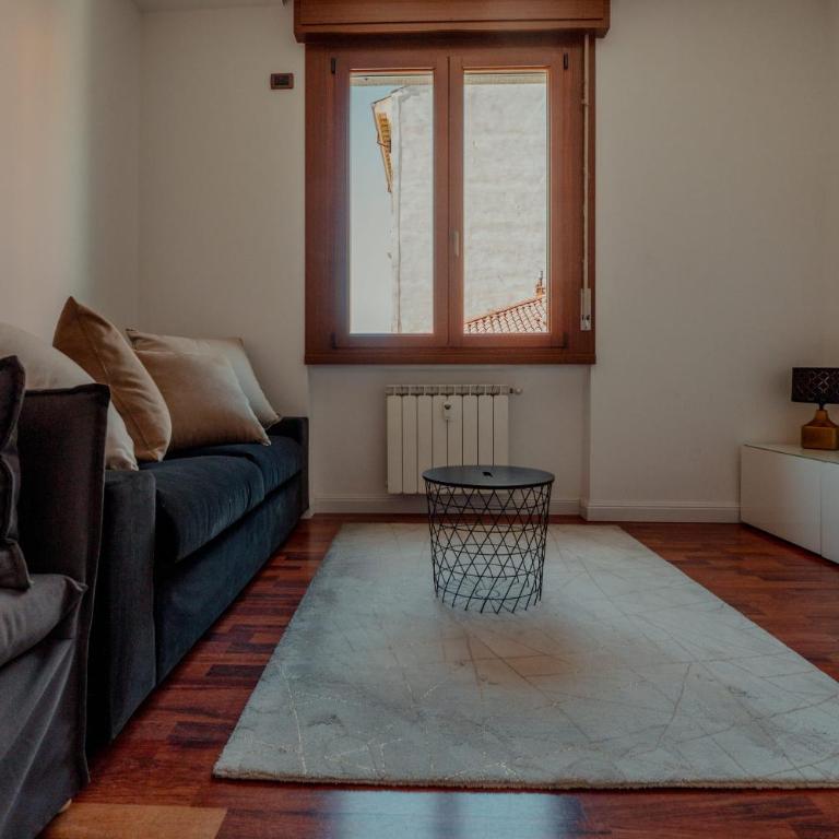 La Finestra sulla Piazza - Appartamento con 2 Camere da Letto - 10