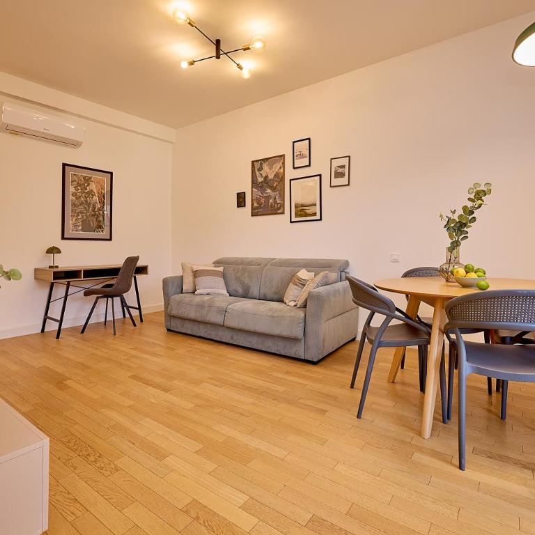 Skyline Sunset - One-Bedroom Superior Apartment - 6