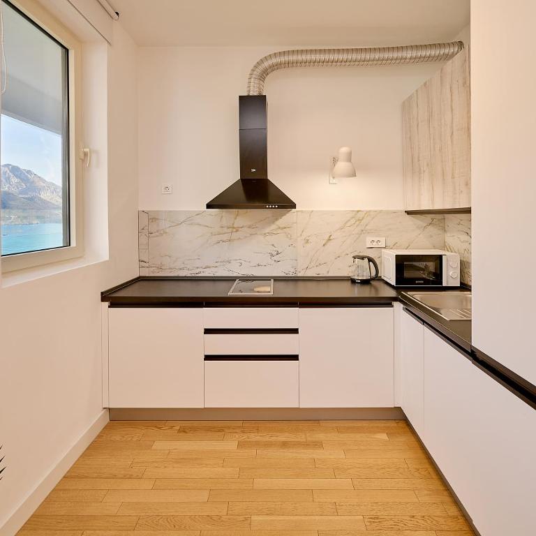 Skyline Sunset - One-Bedroom Superior Apartment - 2