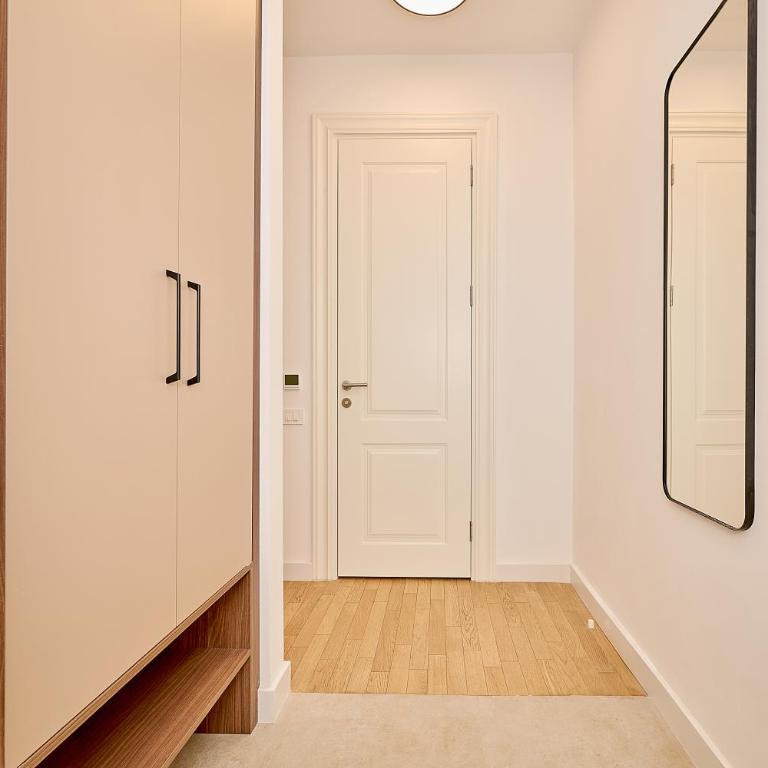 Skyline Sunset - One-Bedroom Superior Apartment - 4