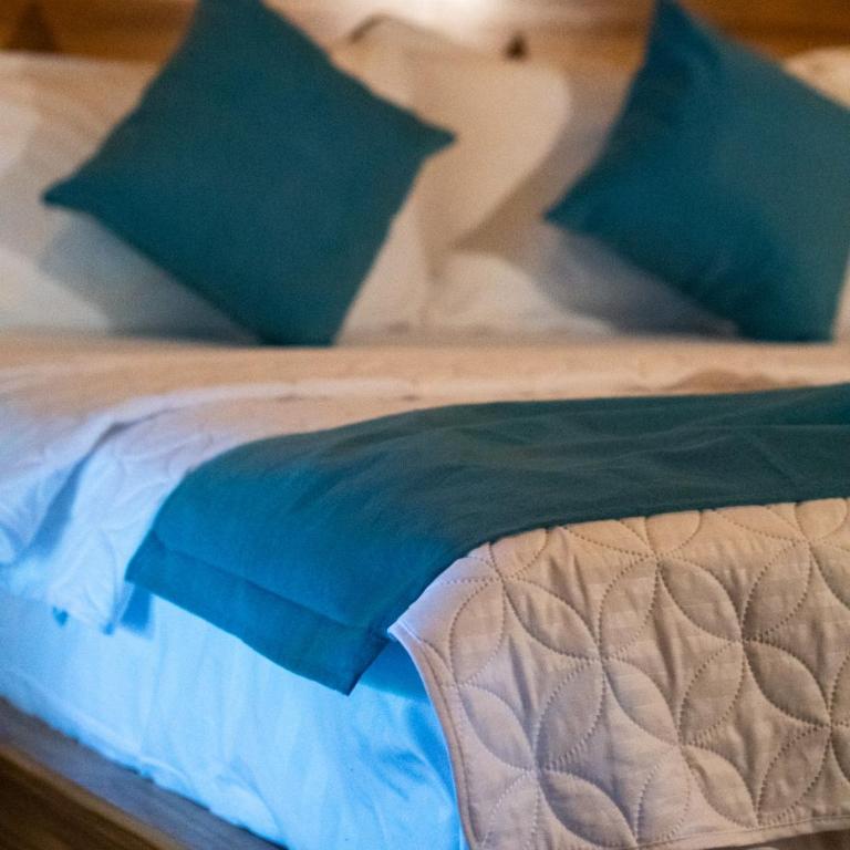 Castle River Hostel - Twin Room with Balcony - 6