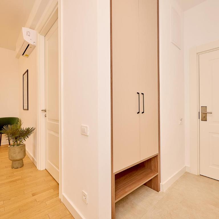 Skyline Sunset - One-Bedroom Superior Apartment - 4