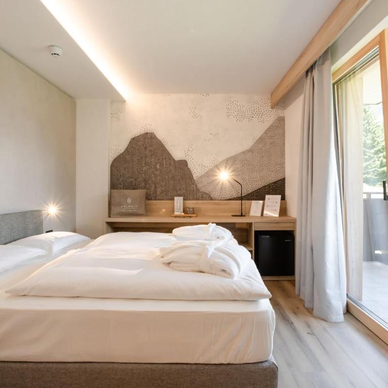 Wellness Hotel Dolomia - Camera Matrimoniale Deluxe con Balcone - 3