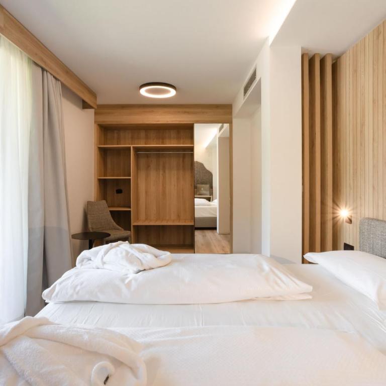 Wellness Hotel Dolomia - Camera Matrimoniale Deluxe con Balcone - 6