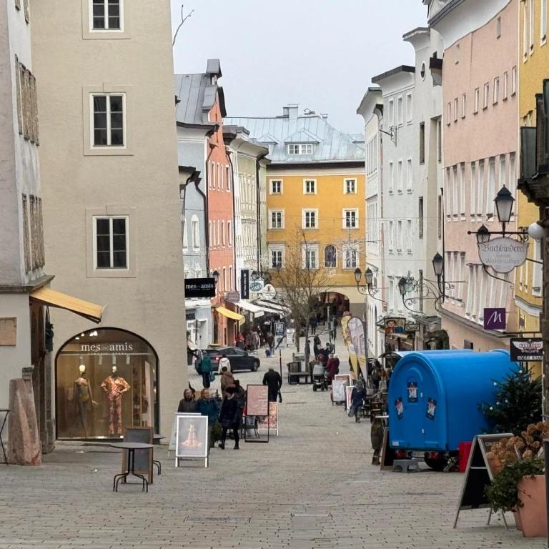 70qm 3-Zimmer Apartment am Tauernradweg in Hallein bei Salzburg, nahe Berchtesgaden, Roßfeld, Kehlsteinhaus, Obersalzberg, Watzmann, Schönau am Königsee, Fuschlsee, Schloss Hellbrunn, Burg Hohen Salzburg, Burg Hohen Werfen # Accommodation OC45, Chalet MH - Apartment mit 2 Schlafzimmern - 32