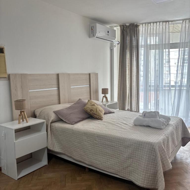 Loft - Vistas rio - Remodelado! - Apartamento de 1 dormitorio - 3