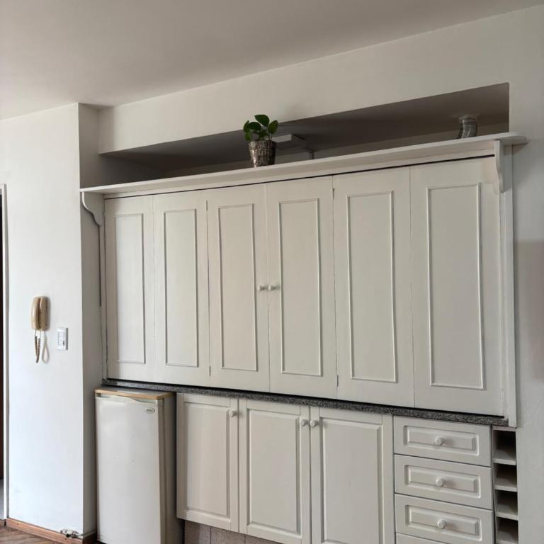 Loft - Vistas rio - Remodelado! - Apartamento de 1 dormitorio - 7