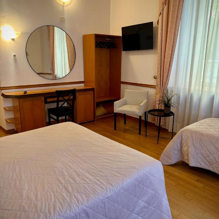 Green Hotel - Triple Room with Garden View - 7