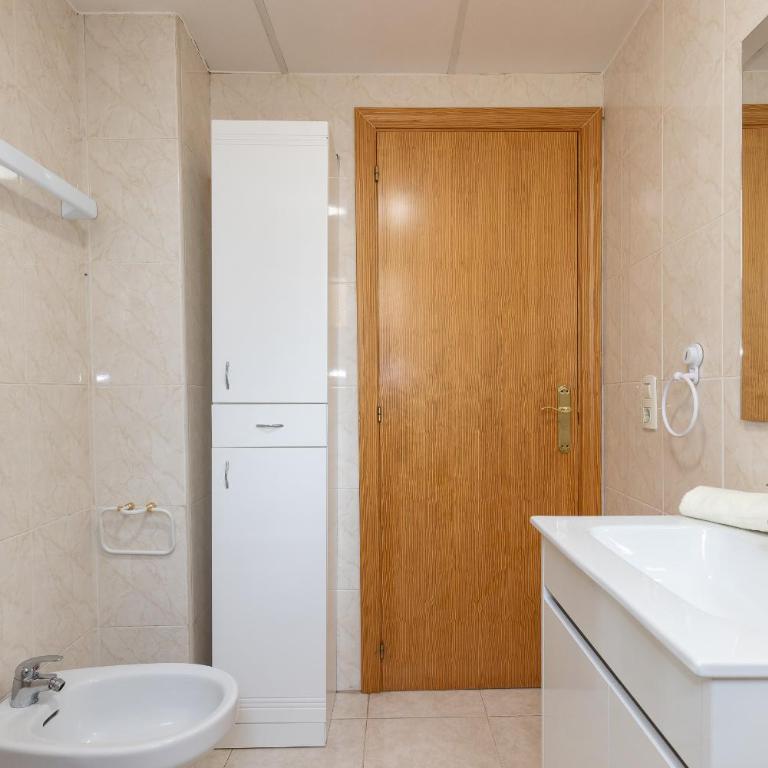 UHC Mar Internum Apartments - Two-Bedroom Apartment with Sea View - 20