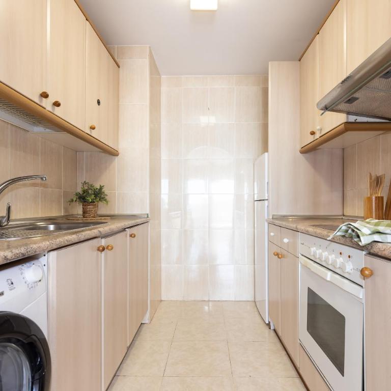 UHC Mar Internum Apartments - Two-Bedroom Apartment with Sea View - 12