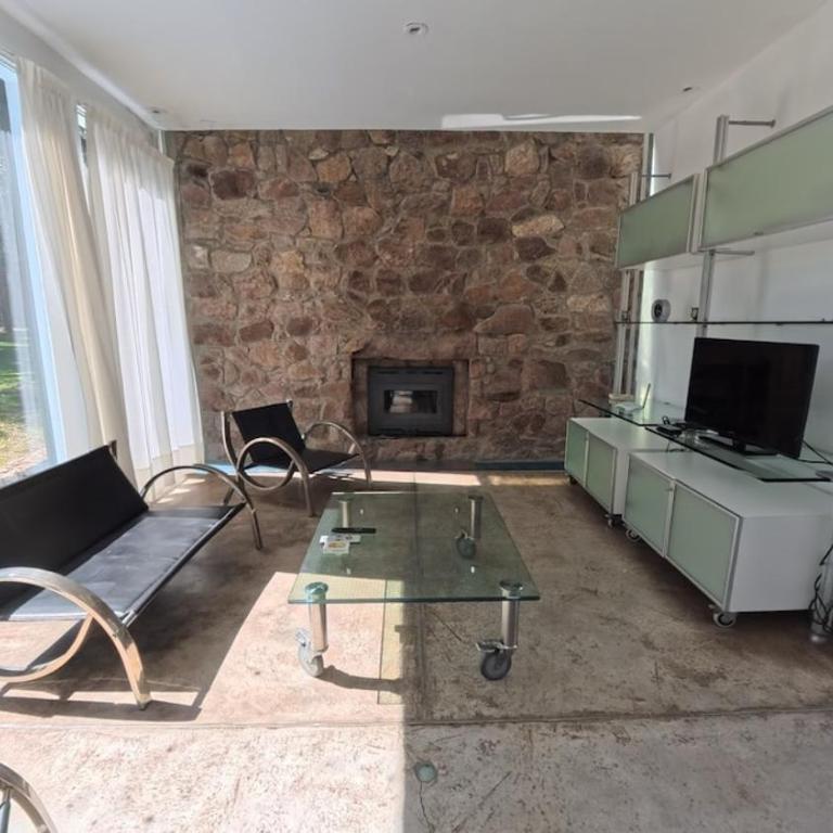 Zeus - Three-Bedroom House - 6