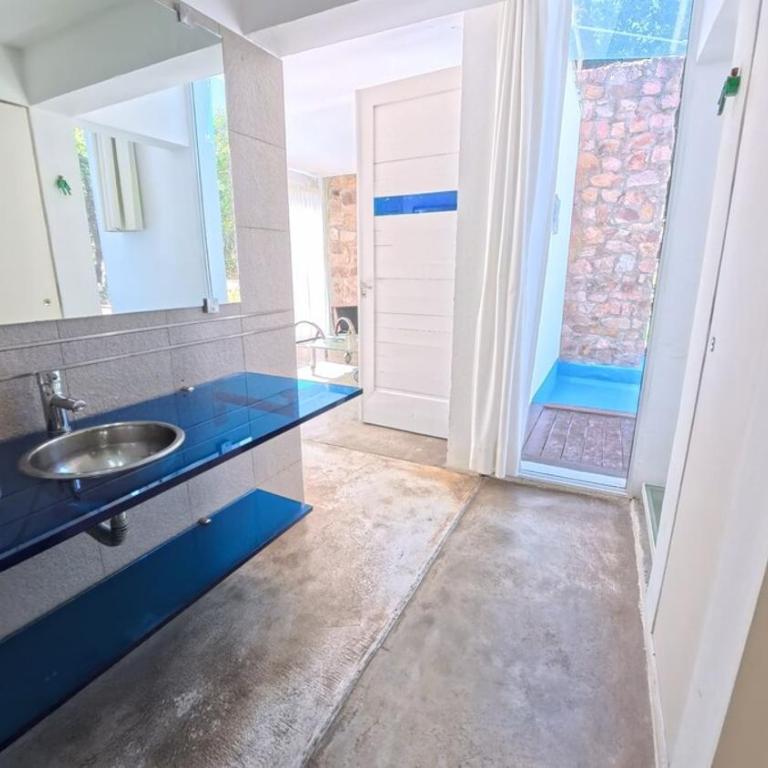 Zeus - Three-Bedroom House - 7
