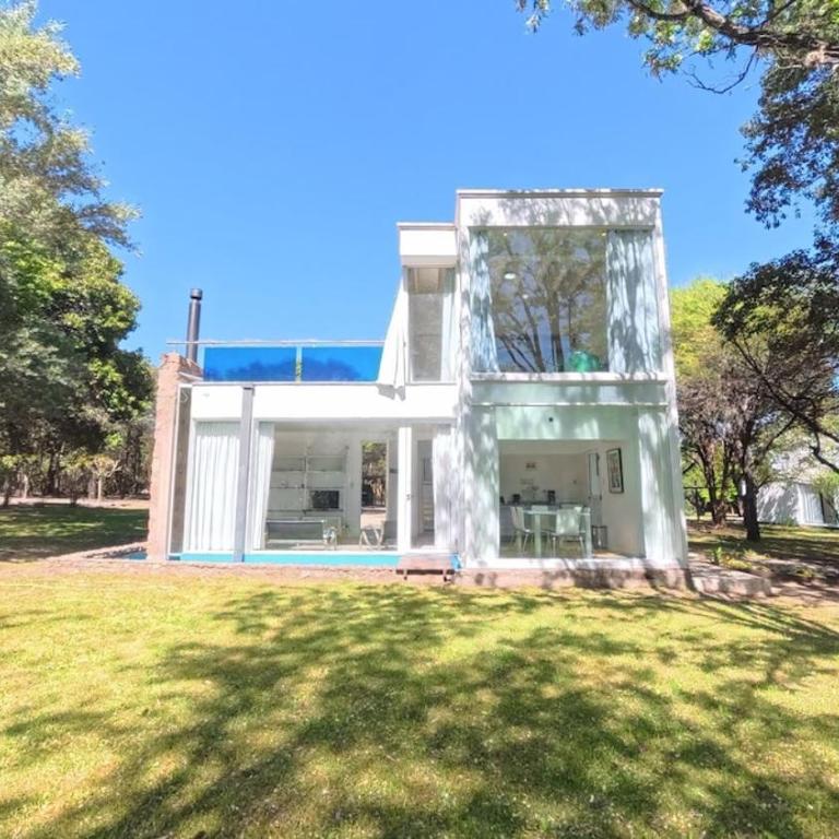 Zeus - Three-Bedroom House - 1