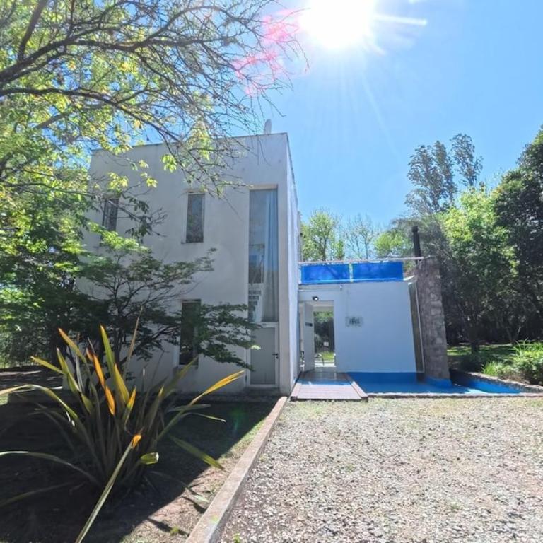 Zeus - Three-Bedroom House - 10