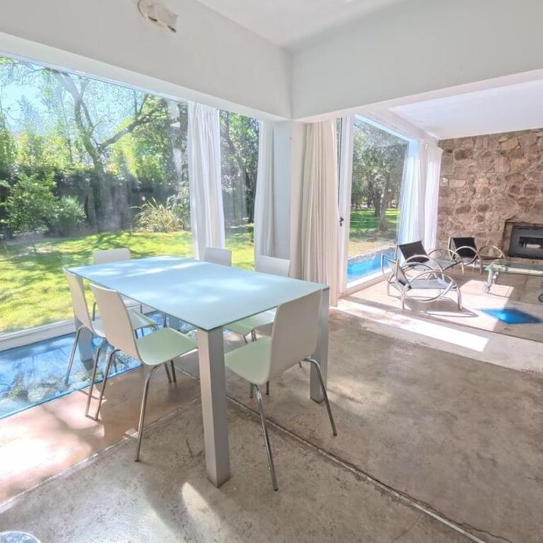 Zeus - Three-Bedroom House - 12