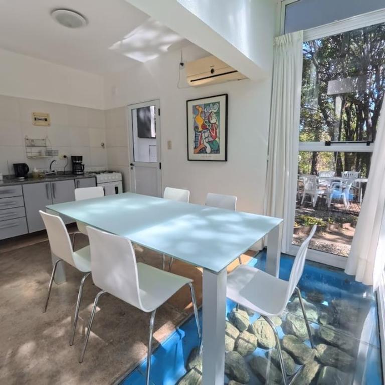 Zeus - Three-Bedroom House - 17