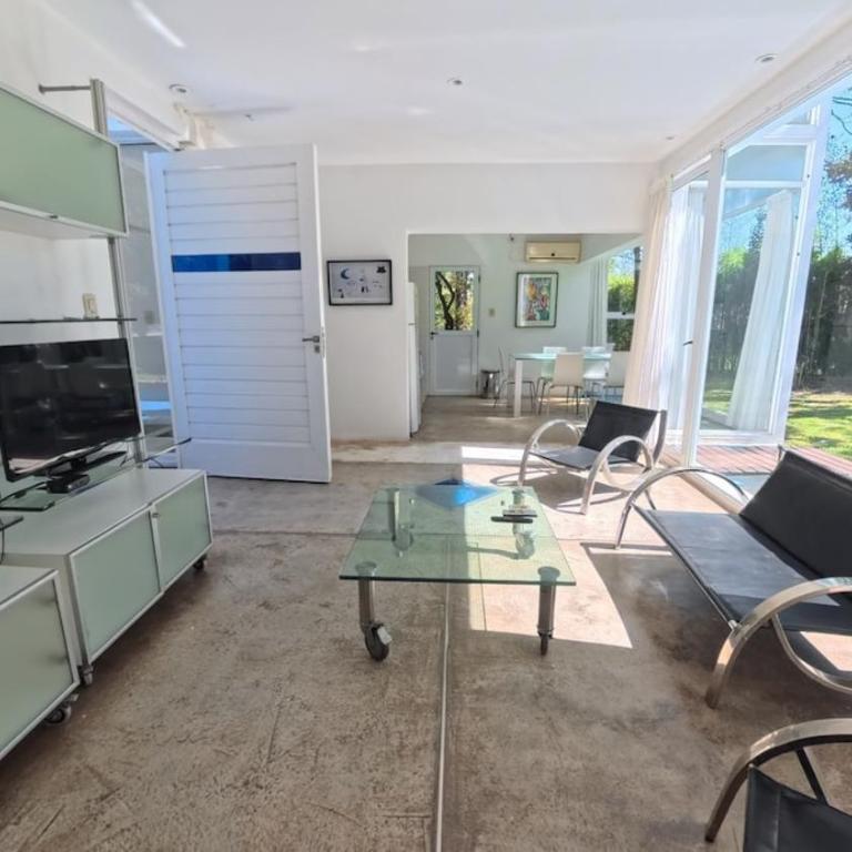 Zeus - Three-Bedroom House - 18