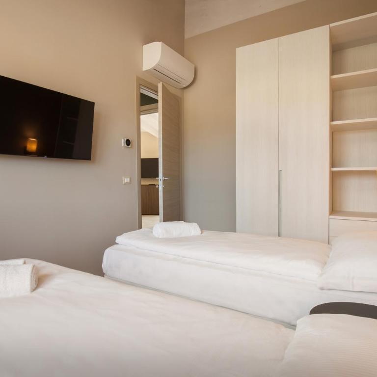 Villa Carlotta - Appartamento con 2 Camere da Letto e Vista Giardino - 24