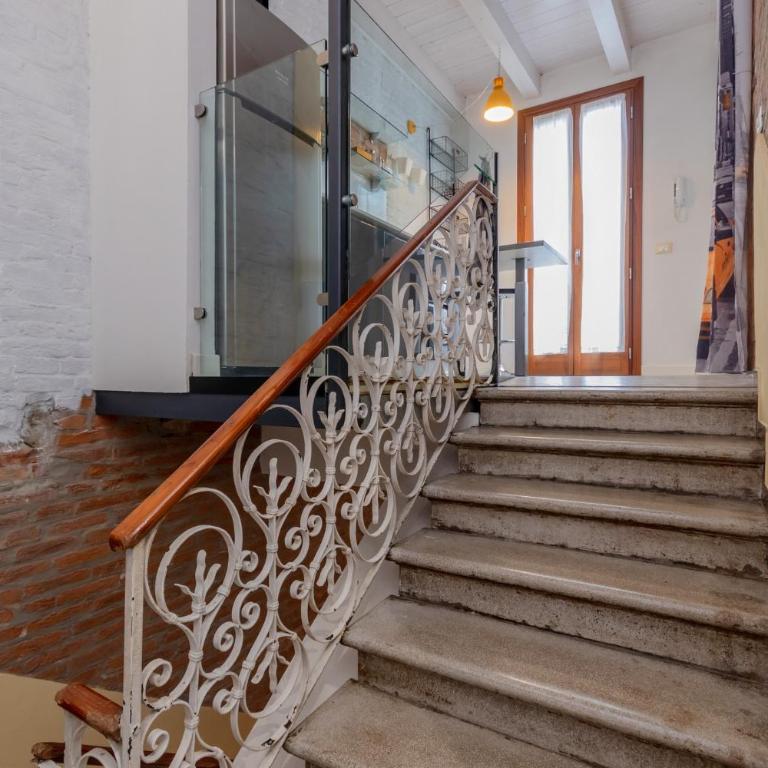 GuestHost - Giovanni's Home with balcony - One-Bedroom Apartment - 7