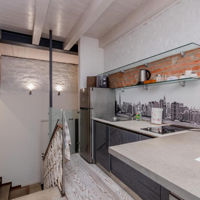 GuestHost - Giovanni's Home with balcony - One-Bedroom Apartment - 8