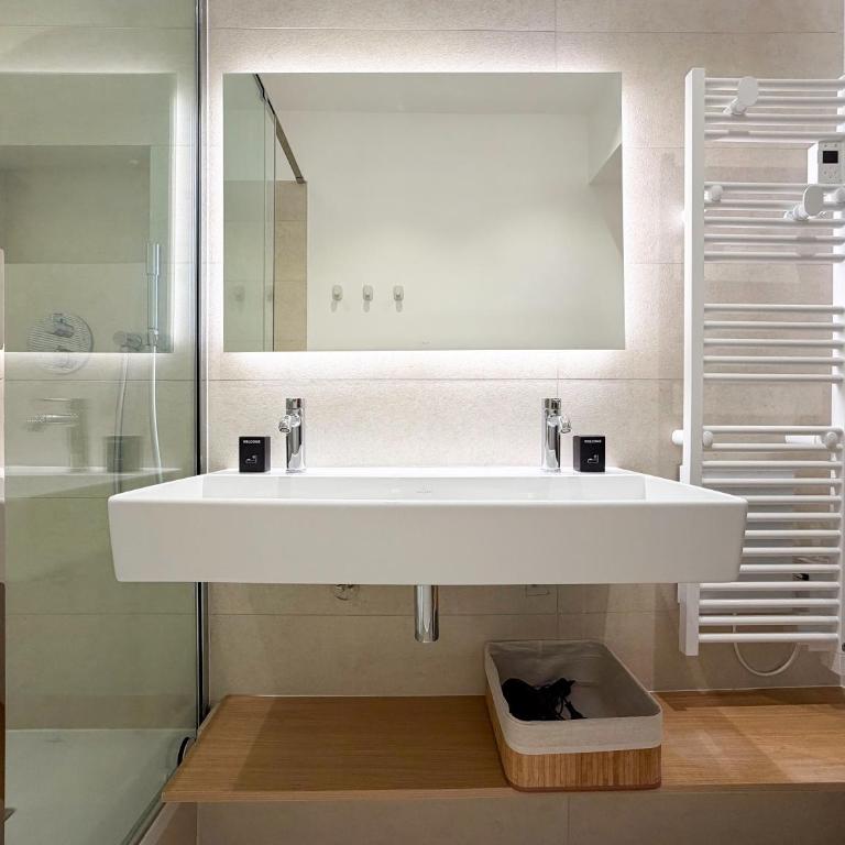 Montmartre Chic Luxury 3BR 8Pax Clim - Appartamento con 3 Camere da Letto - 10