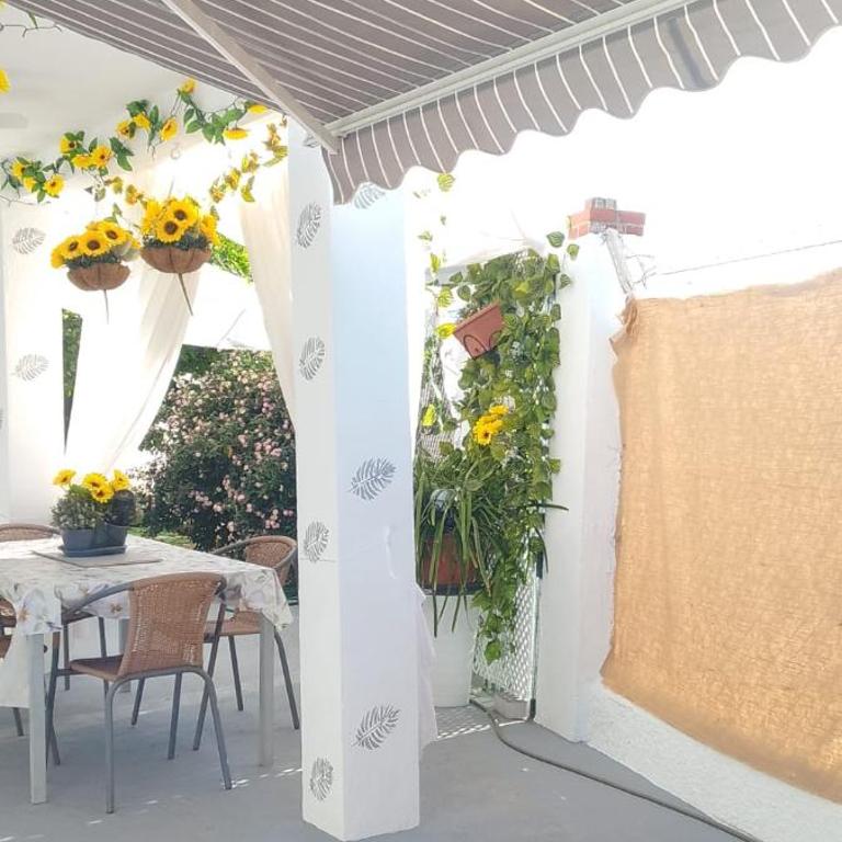 Evans Realty BE Chalet Jacuzzi & Parking & Jardin - Two-Bedroom House - 14