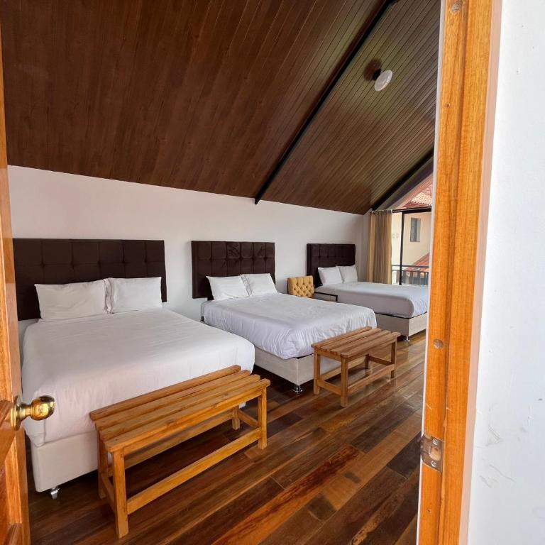 Casa Tini Usgar - Family Room with Balcony - 2