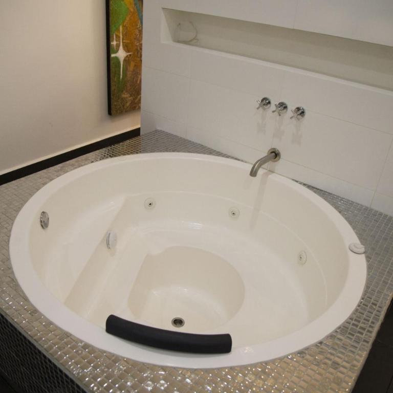 Hotel Medellin Arte - Habitación Doble con bañera de hidromasaje - 11