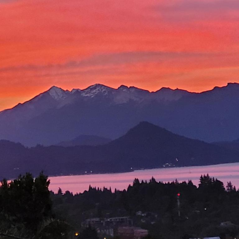 Postales al lago en Bariloche - Casa de 3 dormitorios - 2