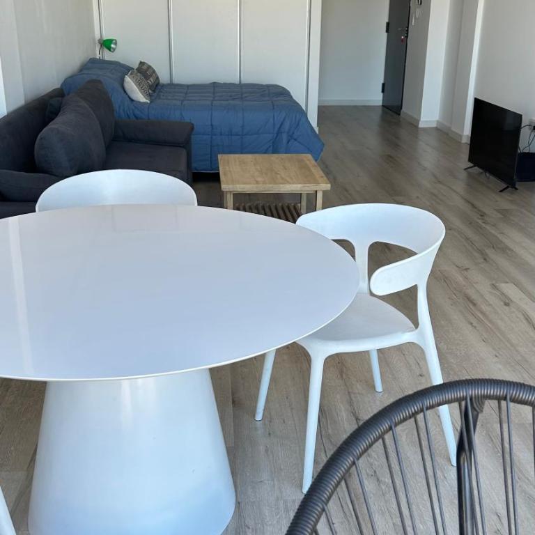 NUEVO !! Hermoso monoambiente de 45mts con balcon y vista abierta - One-Bedroom Apartment - 7