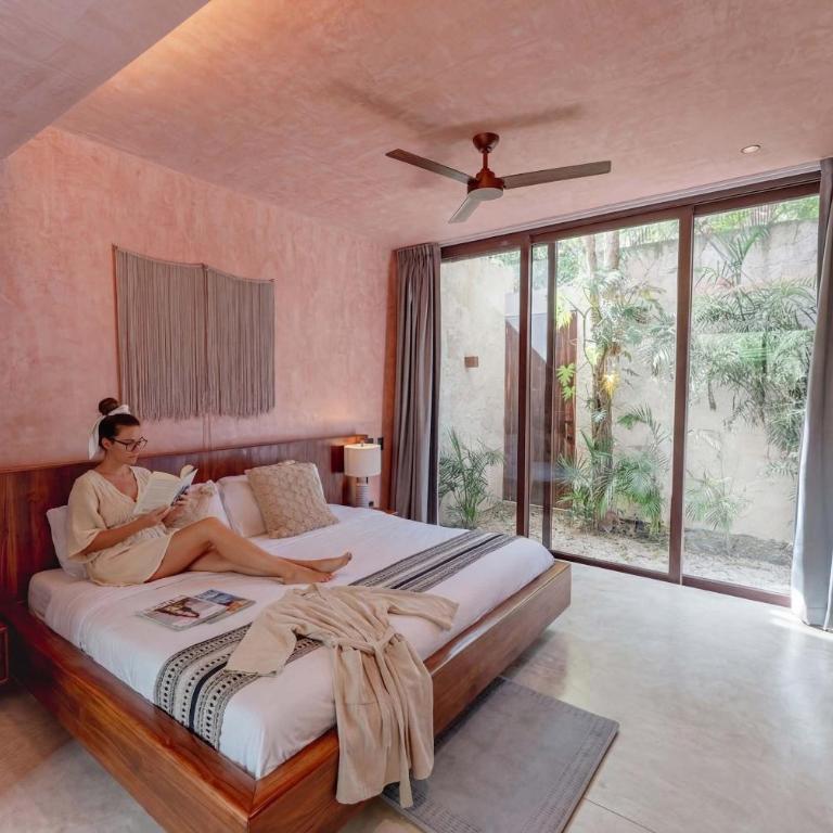 Modern 3BR Villa with 2 Pools & Rooftop Lounge - Villa - 6