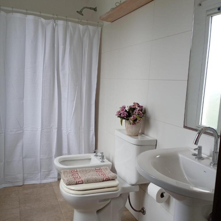Casa ideal familias con parrilla y vistas en entorno natural - Two-Bedroom House - 16