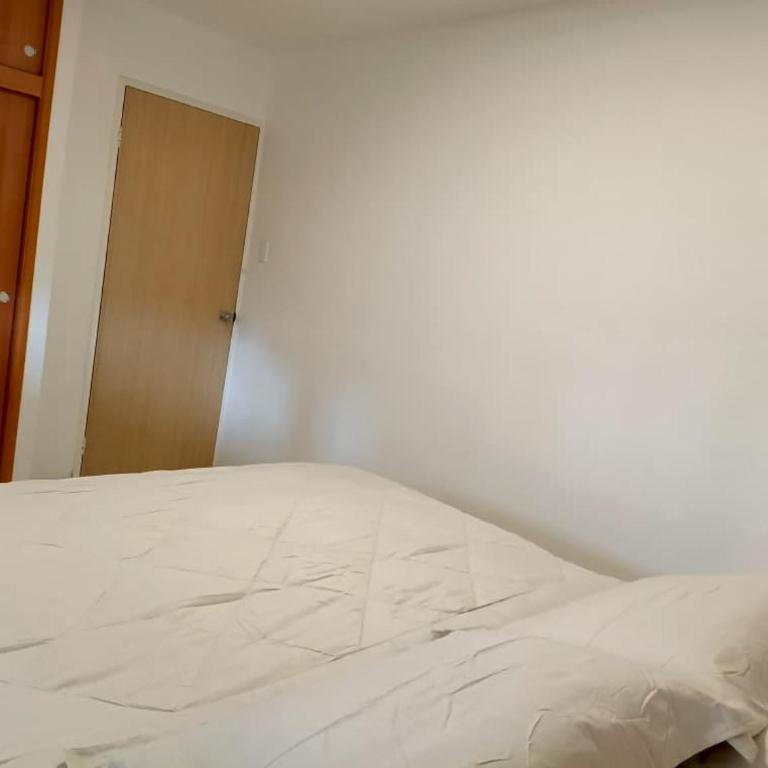 Lindo Apartamento 2 Habitaciones a 10 Minutos del Centro Comercial Sambil Candelaria en Caracas con Agua y Ascensor - Two-Bedroom Apartment - 10