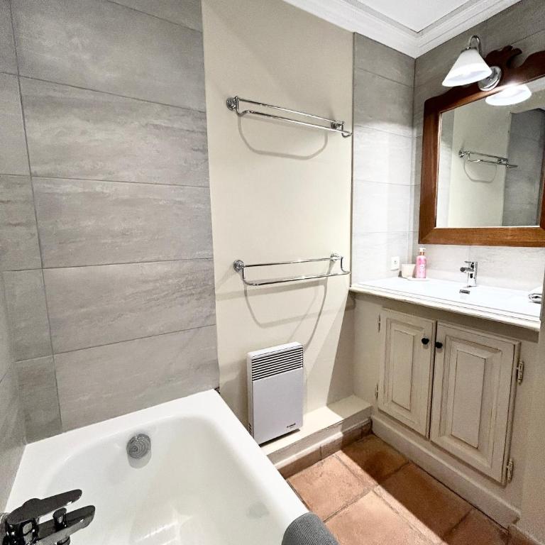 Les Restanques 3120 vue mer 3 chambres - Three-Bedroom Apartment - 17
