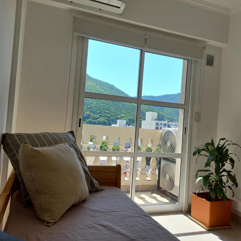 A nueve cuadras de Plaza Central con cochera - Apartamento de 1 dormitorio con vistas - 5