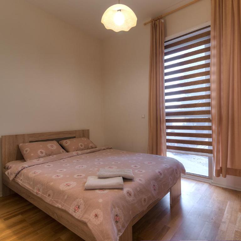 Apartments Location by Chabad House - Three-Bedroom Apartment with Mountain View - 6